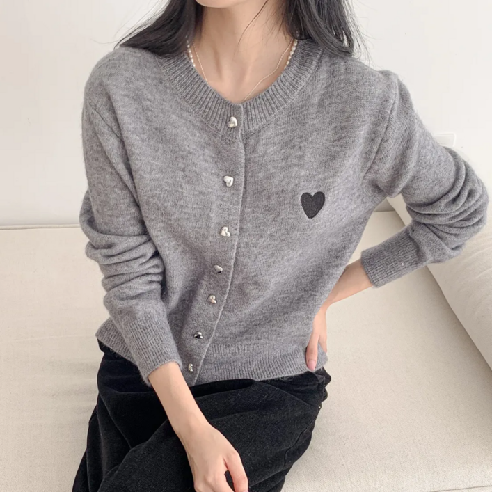 드라엘 키작녀 크롭 가디건 하트단추