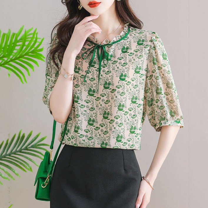 ROYALBELLE 여성 여름 5부소매 라운드넥 잔꽃무늬 루즈핏 배살가림 리본 블라우스 셔츠 V71613