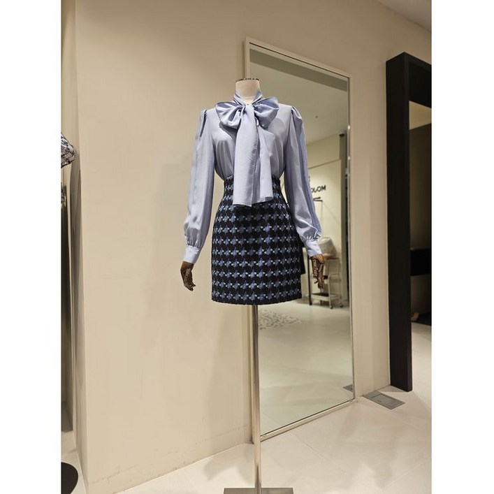 모조에스핀 리본 포인트 셔츠형 블라우스 S254MSC013HY 555082