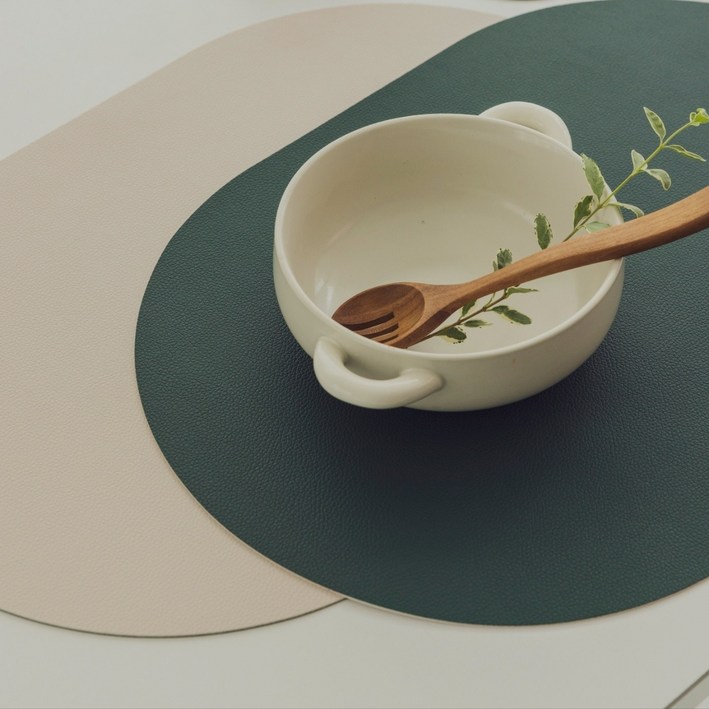 마레브홈 가죽 양면 테이블매트 티코스터 셋트 2ea, 딥그린  아이보리, 2개, 435 x 300mm