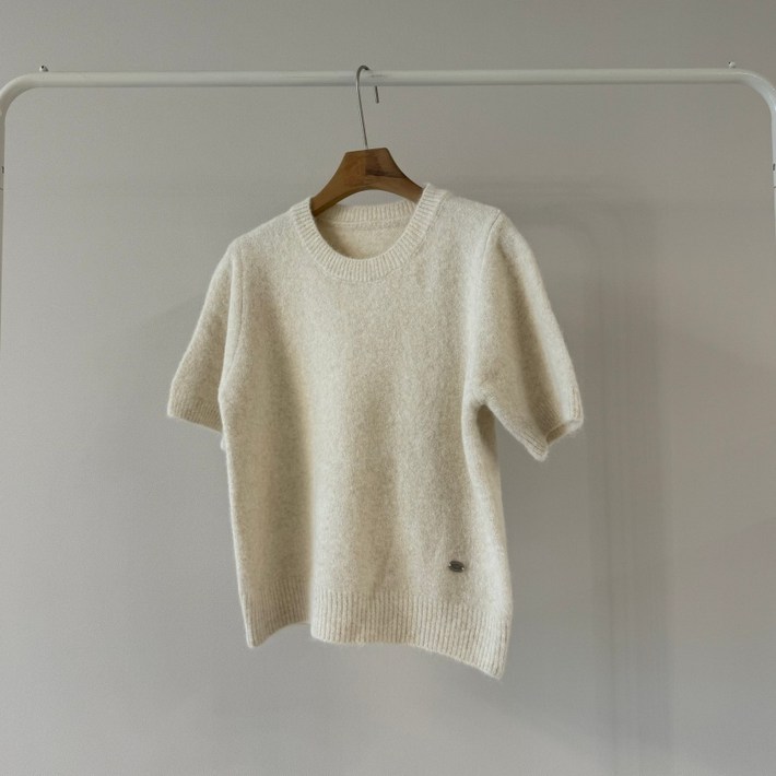 어서스 여성의류 니트 팬던트 반팔니트 라운드넥 니트반팔티 울함유 데일리룩 코디세트