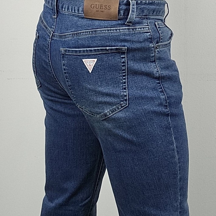 백화점 정품 게스 남성 여름용 저온스 이센셜 슬림 스트레이트 미디엄블루 데님 얇은 스판 청바지 MBL 중청