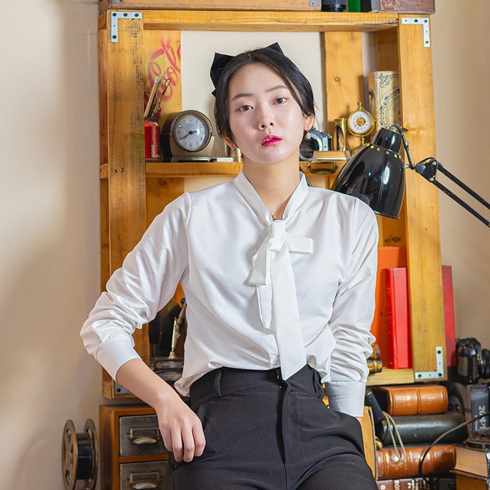 세련닷 리본 화이트 셔츠 세련닷 리본 화이트 셔츠