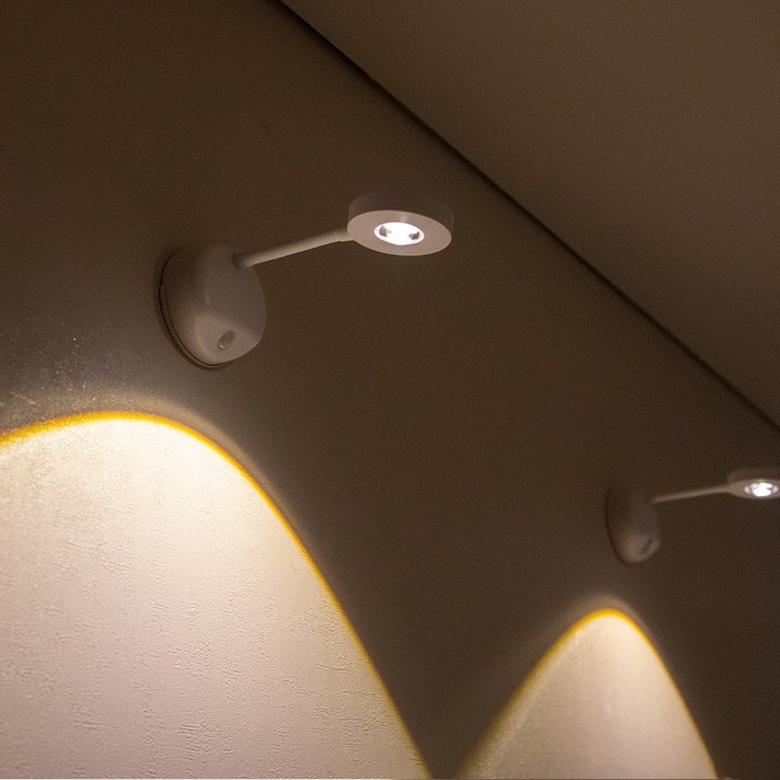 파카이라이트 스팟 무타공 대용량배터리 LED 센서 조명 리모컨포함 센서등