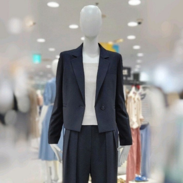 씨씨콜렉트 여성 자켓 데일리 심플 출근룩 기본핏 싱글버튼 크롭재킷E233MSF111/블랙DGDH2252209