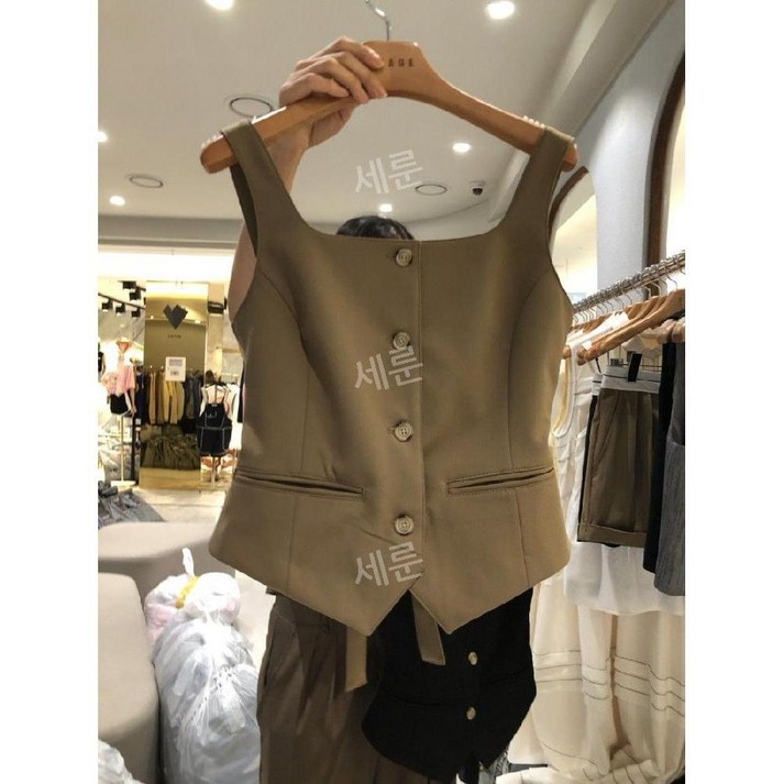 세련된 여성 스퀘어넥 버튼 핏 슬림 모던 정장 나시 조끼