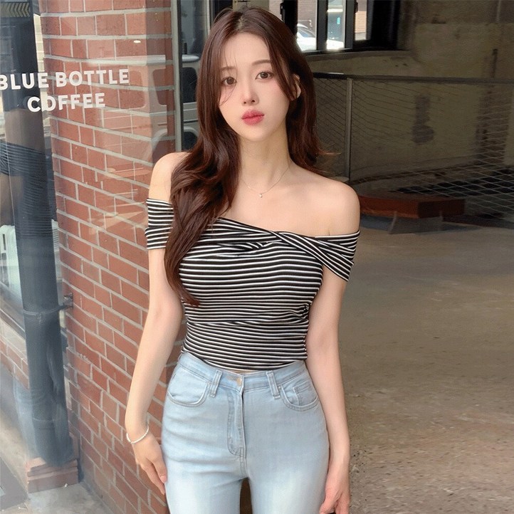 워너비뮤즈  크로스 꼬임 스트라이프 티셔츠 단가라 오프숄더티