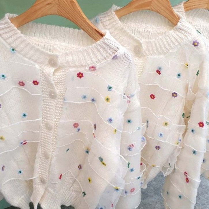 러블리 니트가디건 여성용 포근한 데일리룩 레이스포인트 긴팔