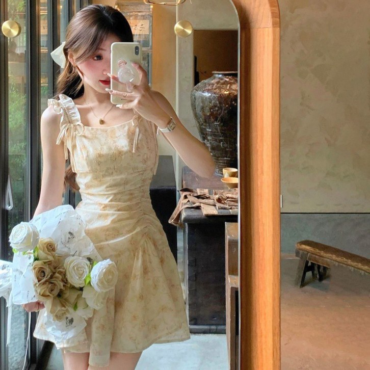 아이유 데일리룩 스타일 플라워 레이스 블라우스 원피스