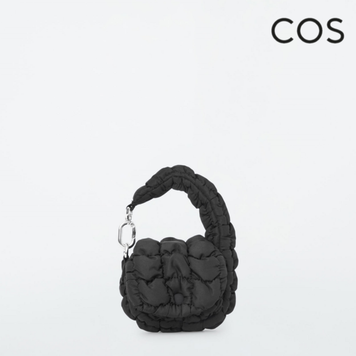 정품 COS 코스 퀼티드 나노백 가방 키링 키홀 백참